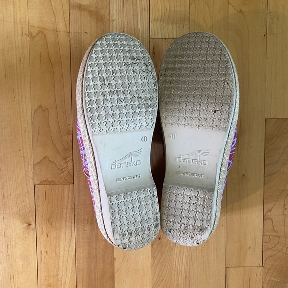 Dansko Victoria Red Grass Espadrille Clogs - Picture 5 of 6